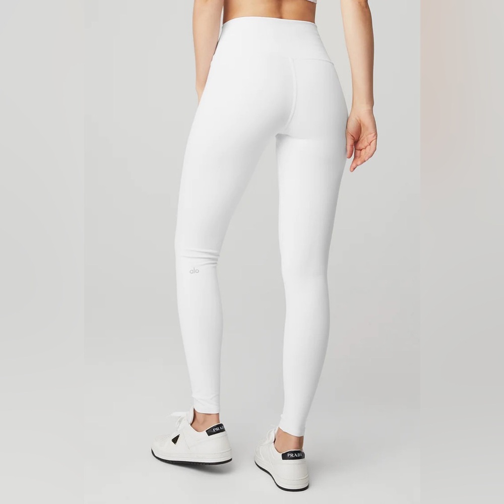 NWT Alo yoga high waist airbrush leggings in white